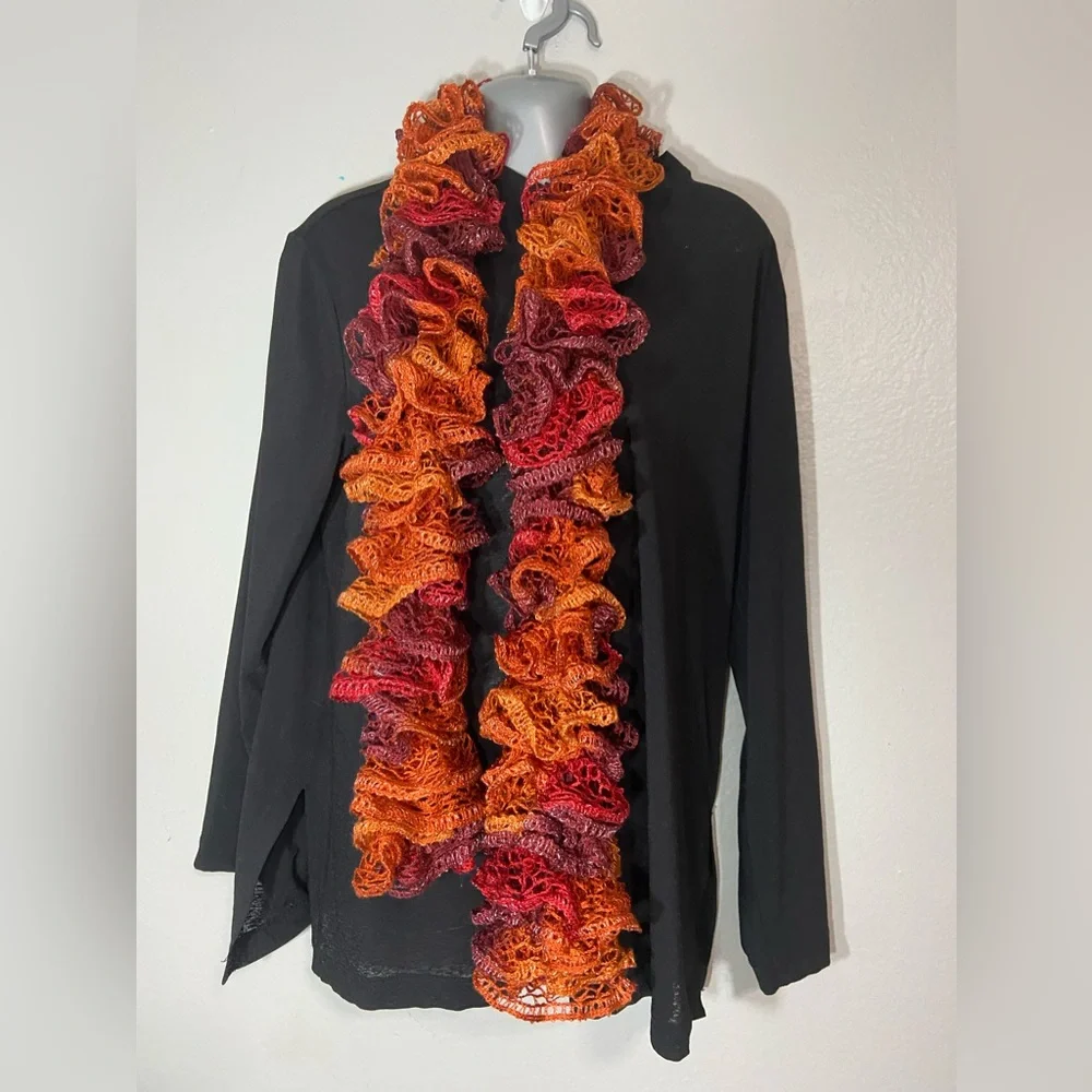 🧣🧣Set of 2 lace crochet ruffle scarves. One orange/red, one silver/laven…